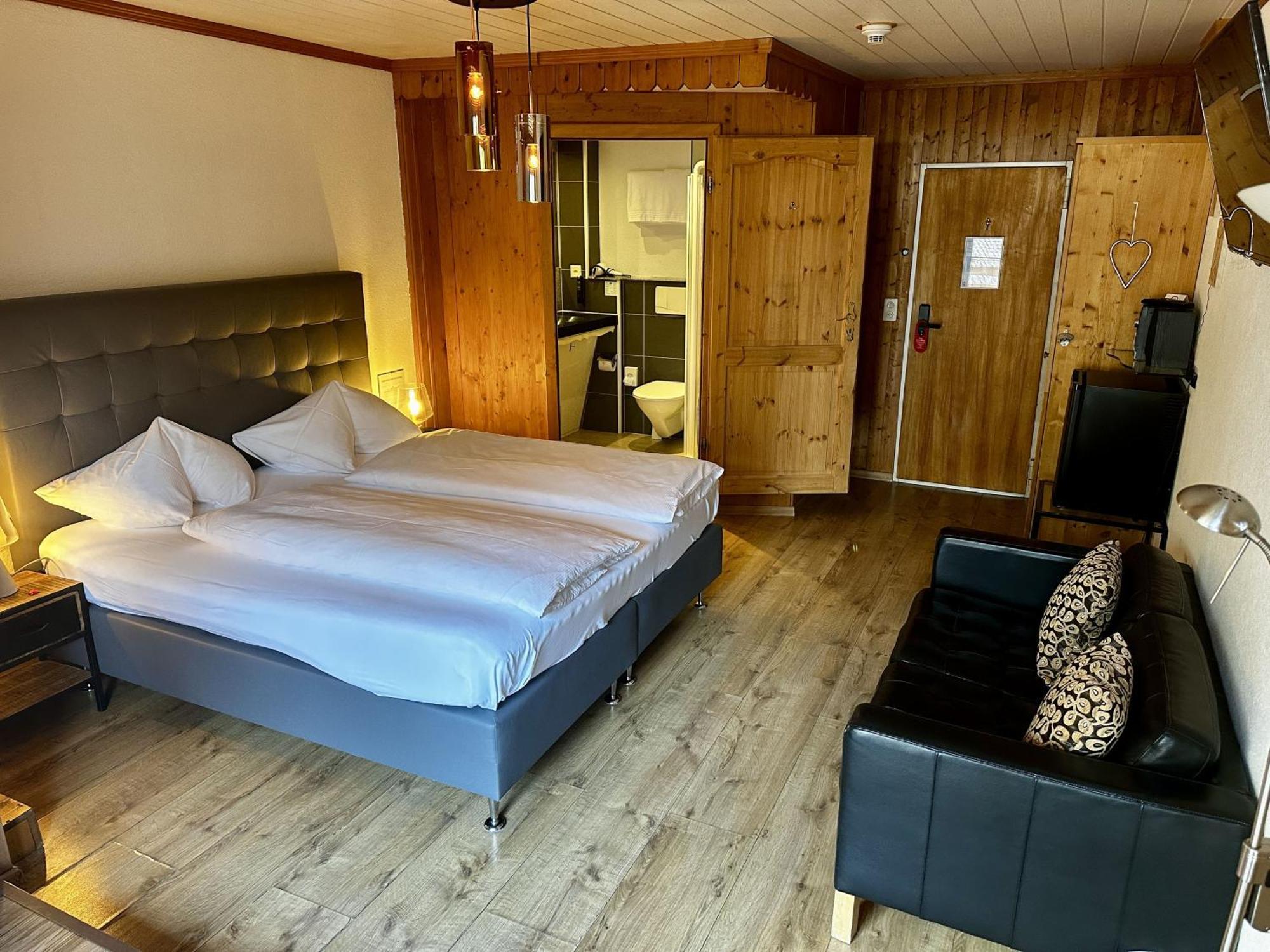 Chalet Hotel Adler Ag Kandersteg Exterior photo